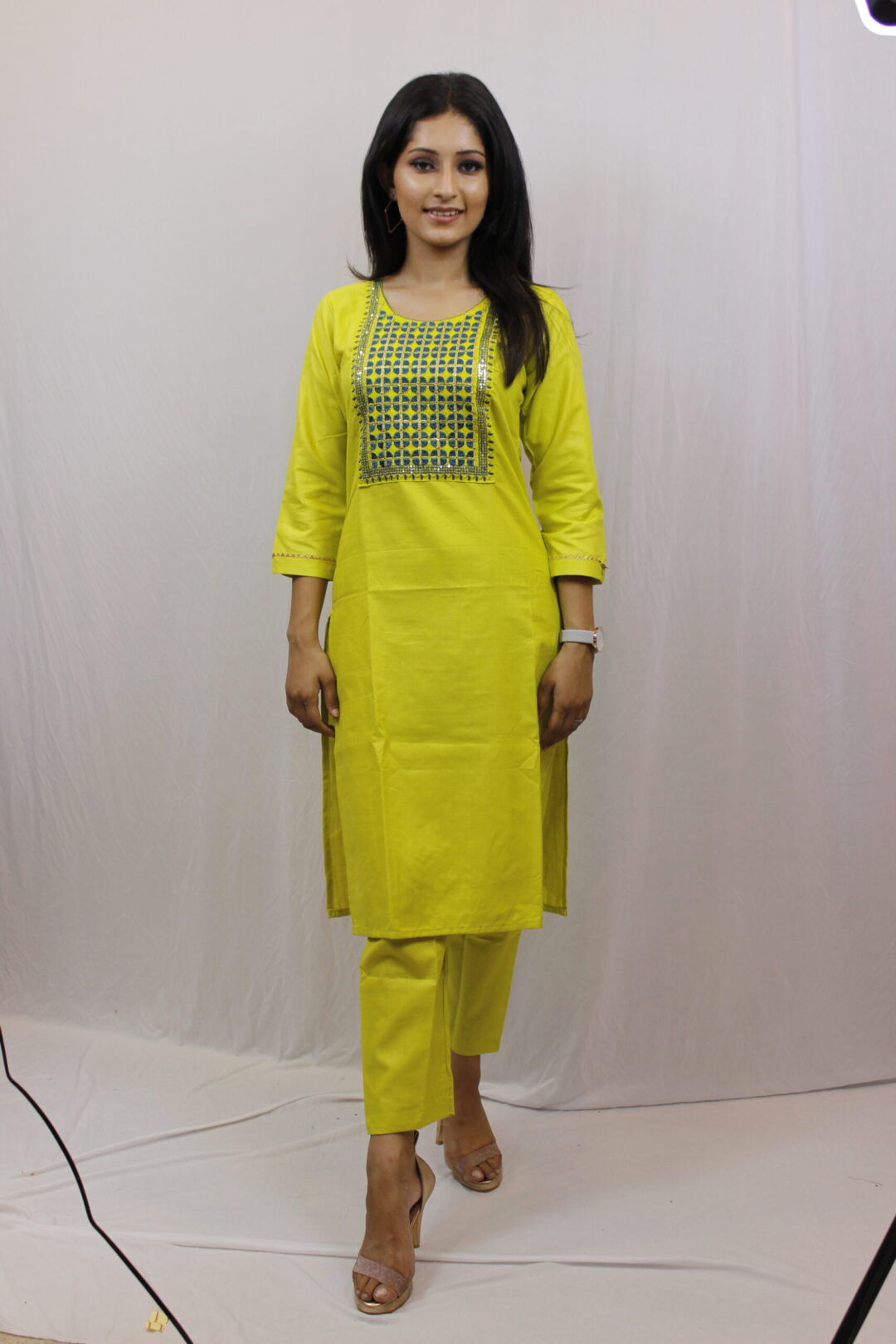 Parrot Green Kurta Set With Embroidery Work - Image 2