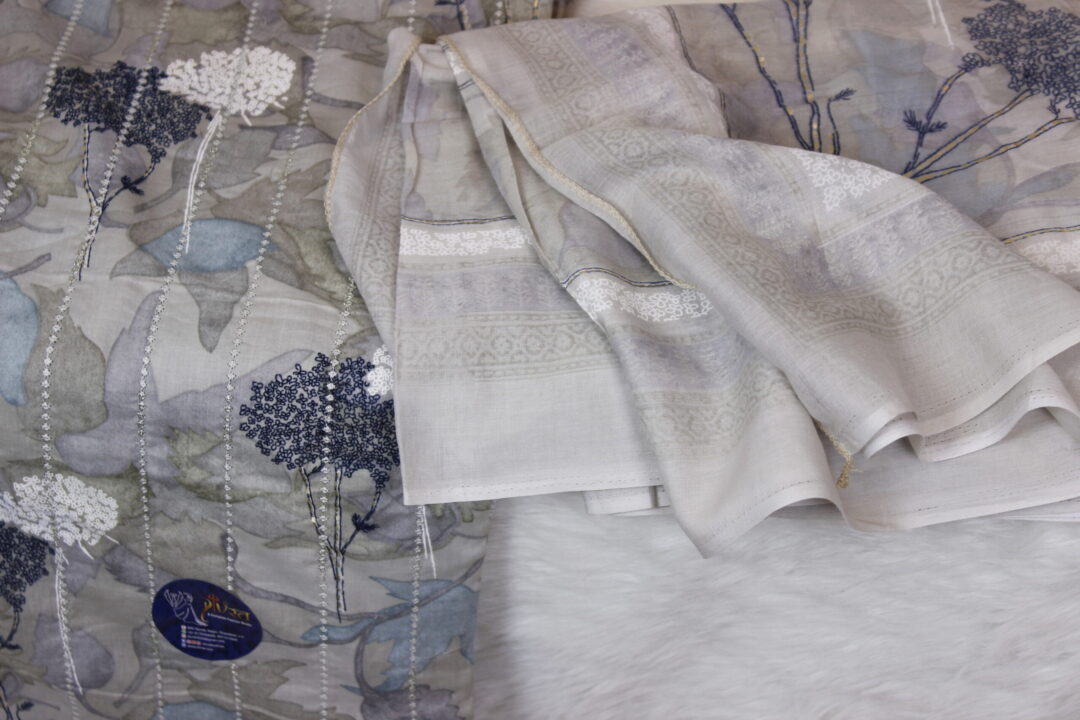 Dark Grey Silk Saree - Image 2