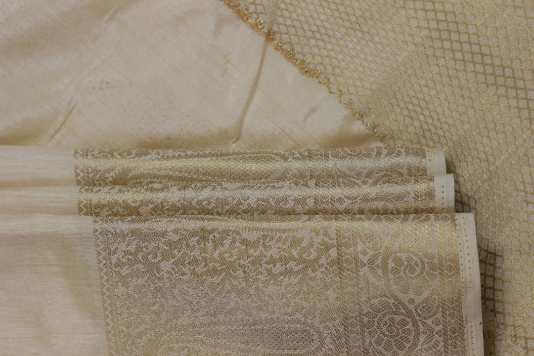 Elegant Bold Saree - Image 4